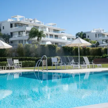 Краткосрочная аренда двухуровневого пентхауса в Estepona