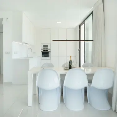 Краткосрочная аренда двухуровневого пентхауса в Estepona