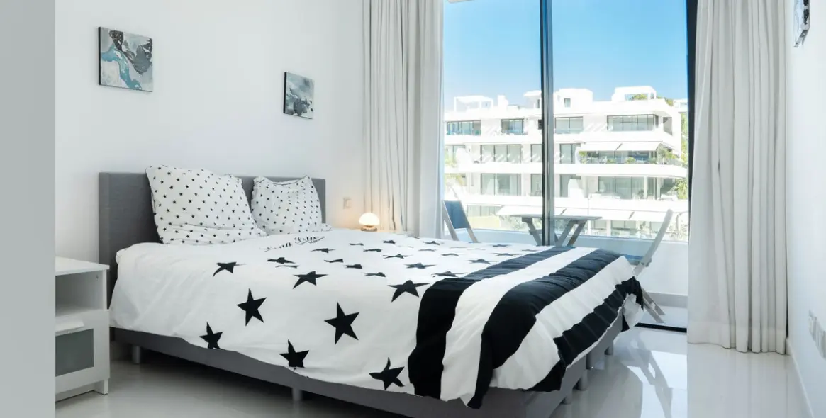 Краткосрочная аренда двухуровневого пентхауса в Estepona 13