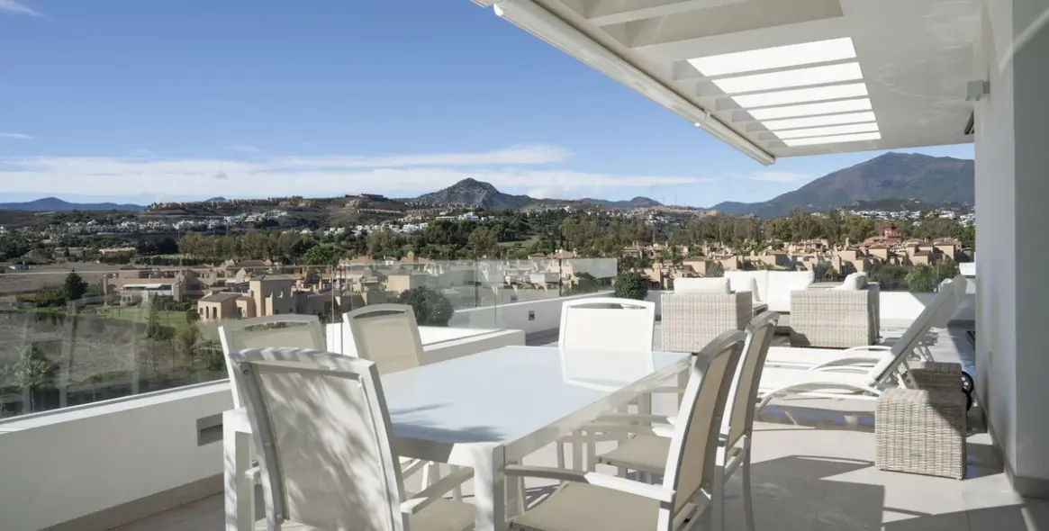 Краткосрочная аренда двухуровневого пентхауса в Estepona 20