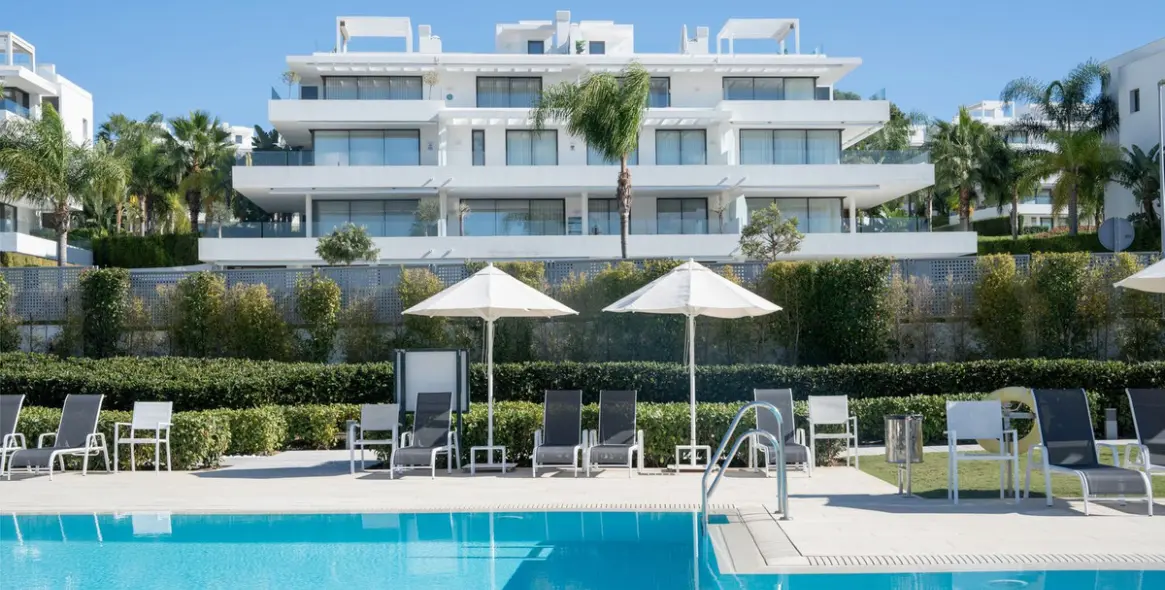 Краткосрочная аренда двухуровневого пентхауса в Estepona 33