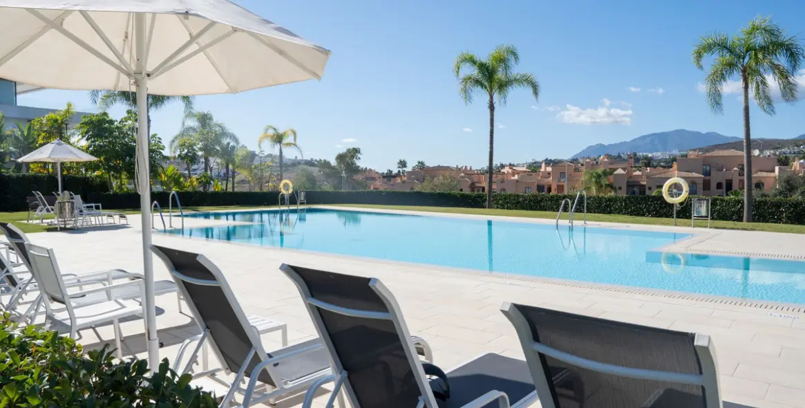 Краткосрочная аренда двухуровневого пентхауса в Estepona 40