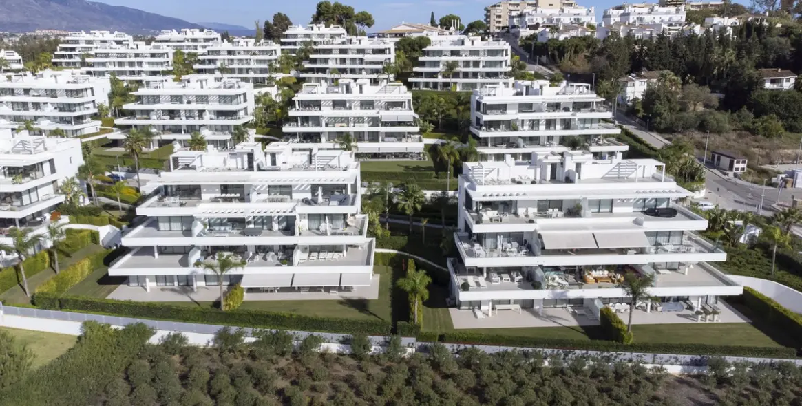 Краткосрочная аренда двухуровневого пентхауса в Estepona 41