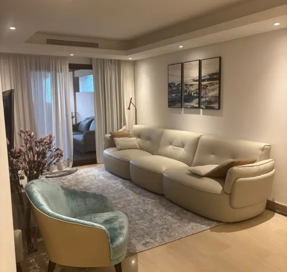 Долгосрочная аренда апартаментов на среднем этаже в New Golden Mile