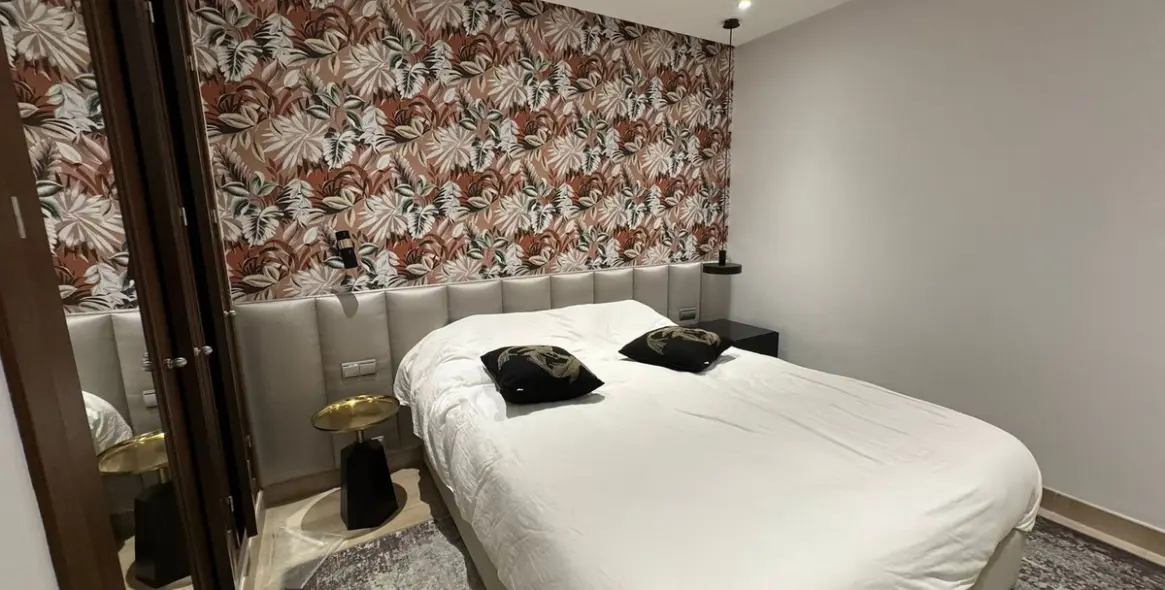 Долгосрочная аренда апартаментов на среднем этаже в New Golden Mile 3