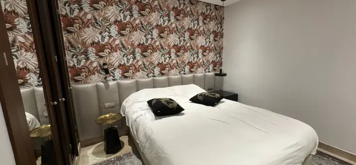 Долгосрочная аренда апартаментов на среднем этаже в New Golden Mile 2