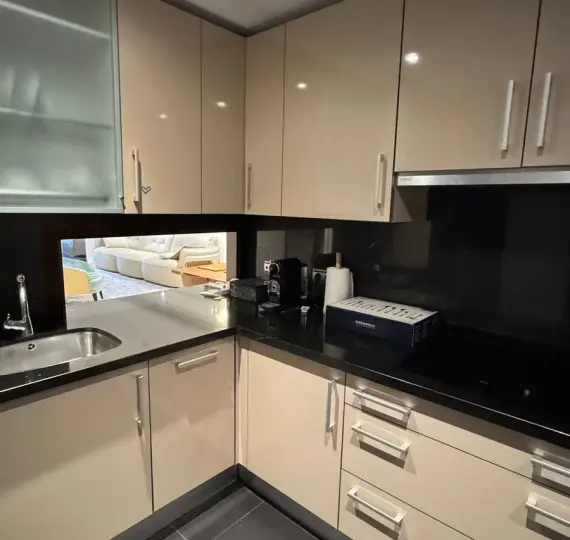 Долгосрочная аренда апартаментов на среднем этаже в New Golden Mile