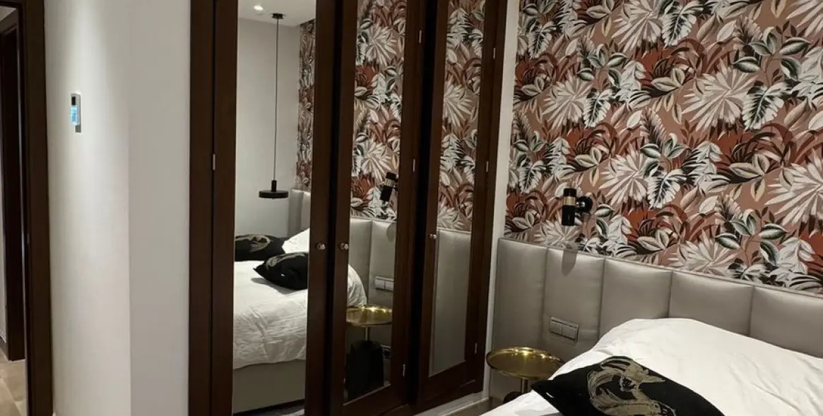 Долгосрочная аренда апартаментов на среднем этаже в New Golden Mile 15