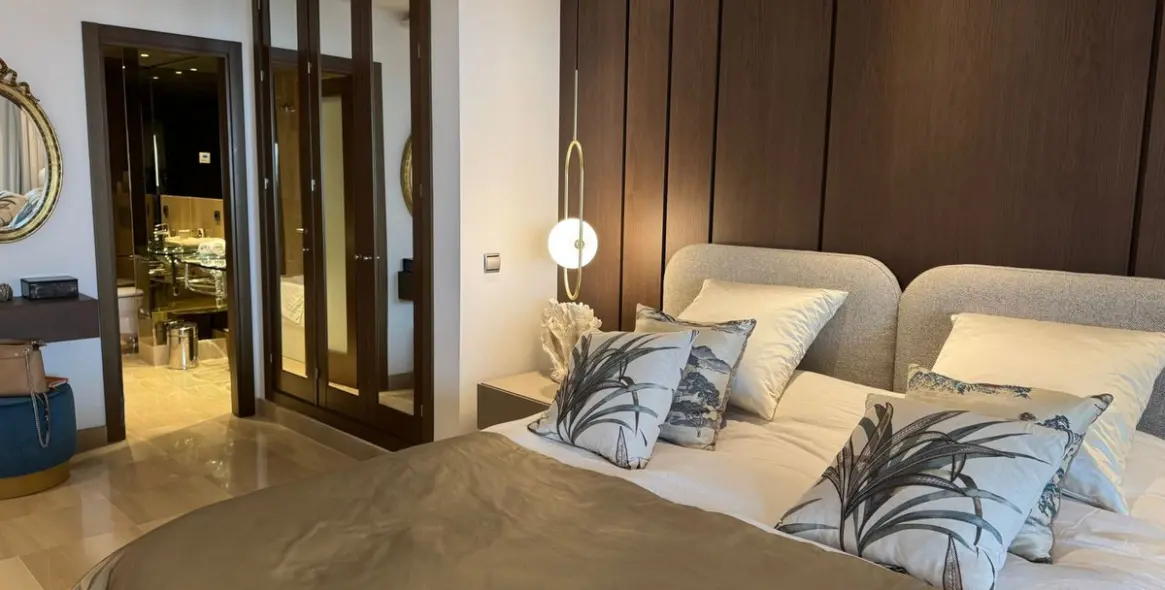 Долгосрочная аренда апартаментов на среднем этаже в New Golden Mile 26