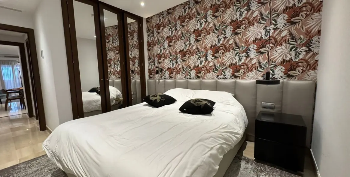 Долгосрочная аренда апартаментов на среднем этаже в New Golden Mile 34