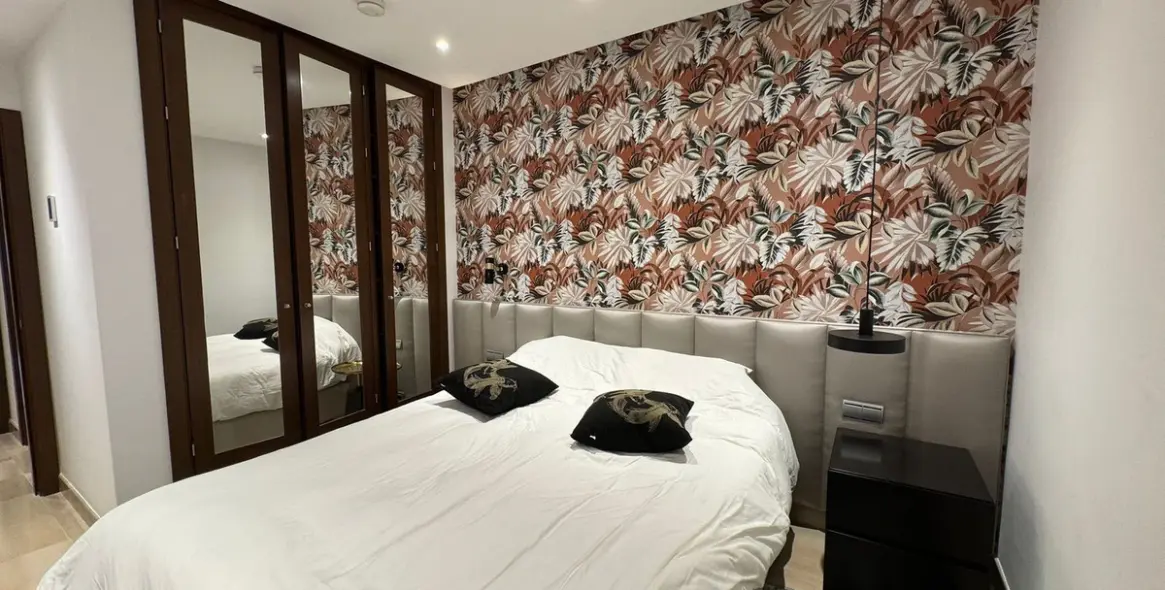 Долгосрочная аренда апартаментов на среднем этаже в New Golden Mile 39