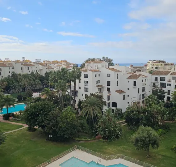 Middle floor apartment R5228893