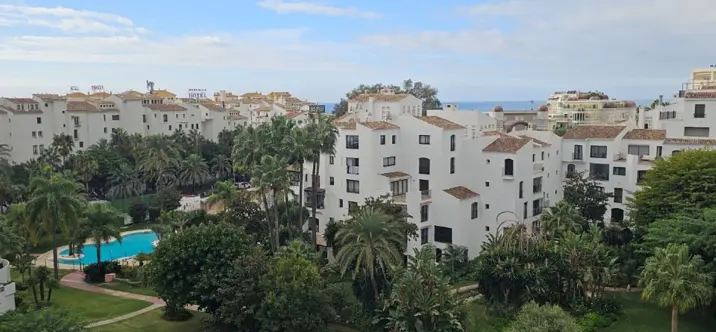 Middle floor apartment R5228893 0