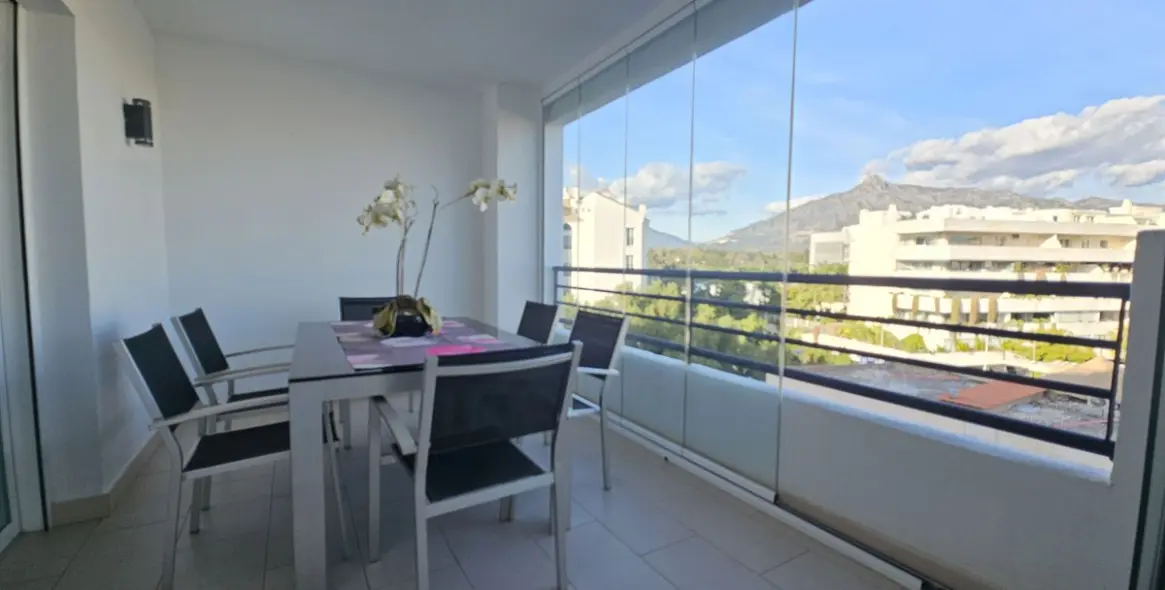 Long-term rent of middle floor apartment in Marbella (district Puerto Banús) 3