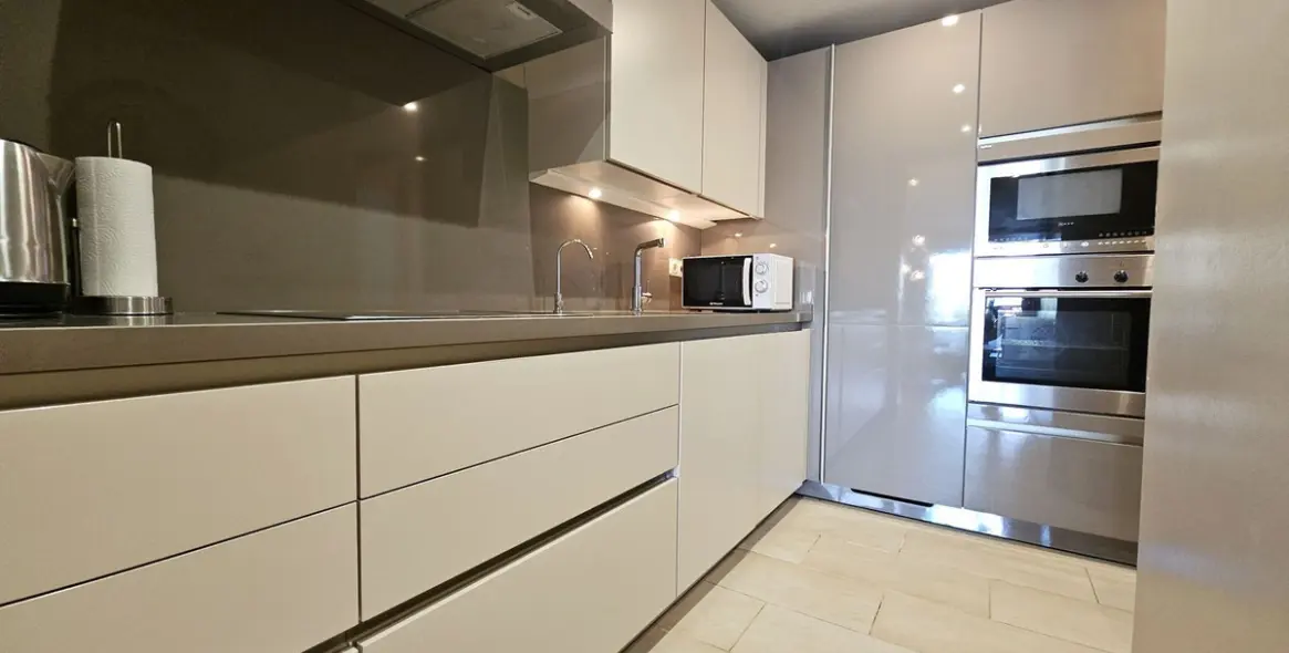 Long-term rent of middle floor apartment in Marbella (district Puerto Banús) 8