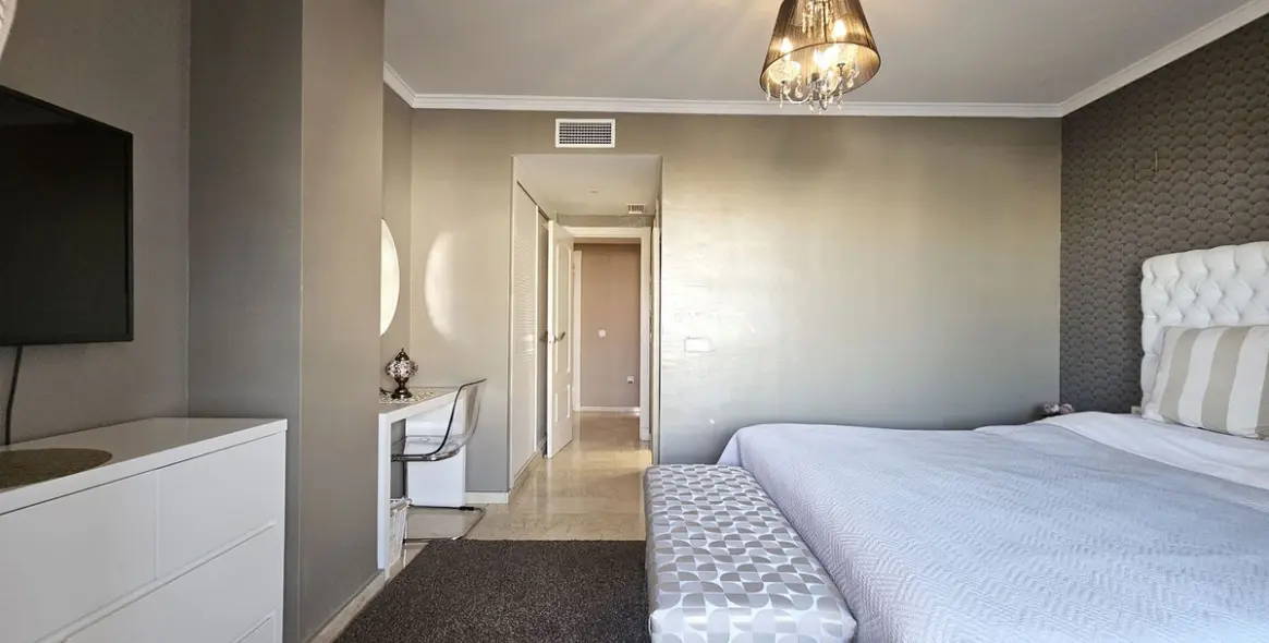 Long-term rent of middle floor apartment in Marbella (district Puerto Banús) 10