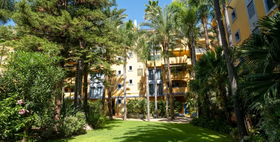 Long-term rent of middle floor apartment in San Pedro de Alcántara 1