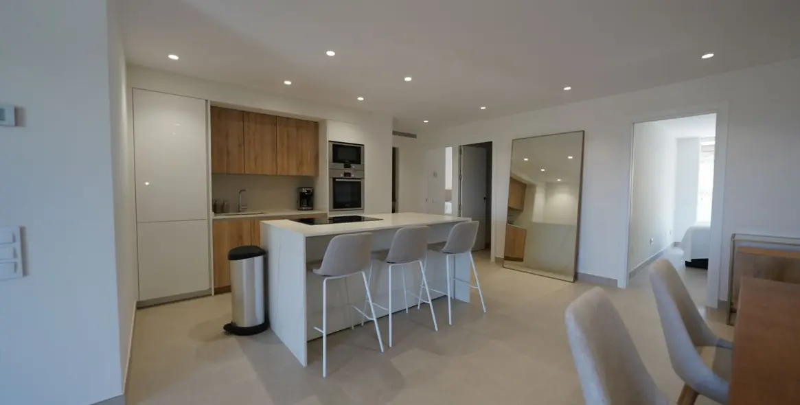 Long-term rent of middle floor apartment in Nueva Andalucía 15