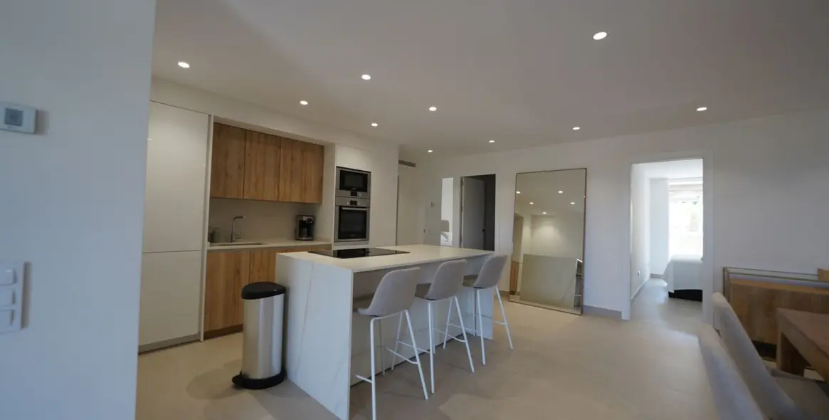 Long-term rent of middle floor apartment in Nueva Andalucía 16