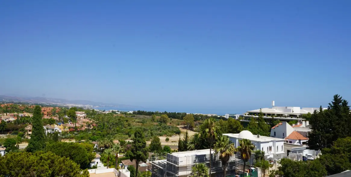 Долгосрочная аренда апартаментов на среднем этаже в Nueva Andalucía 21