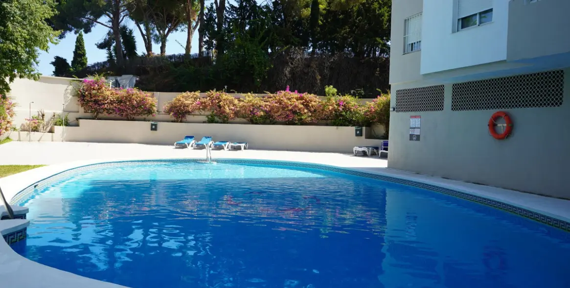 Долгосрочная аренда апартаментов на среднем этаже в Nueva Andalucía 26