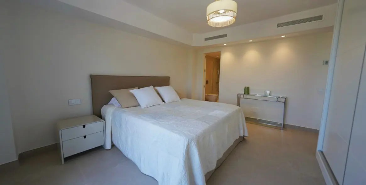 Долгосрочная аренда апартаментов на среднем этаже в Nueva Andalucía 43