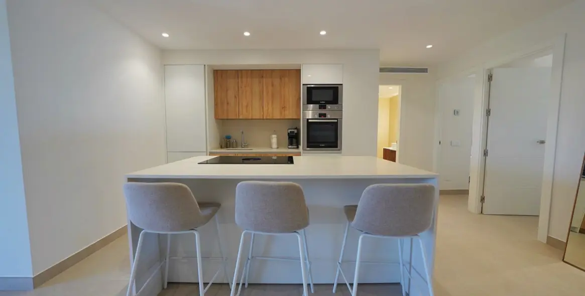 Долгосрочная аренда апартаментов на среднем этаже в Nueva Andalucía 48