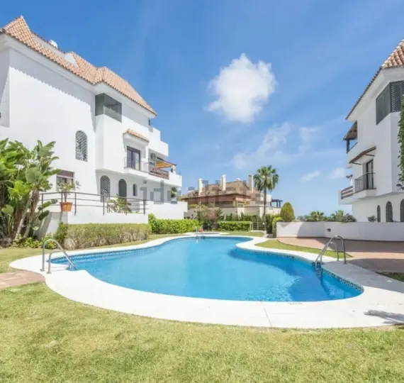 Middle floor apartment R5234398