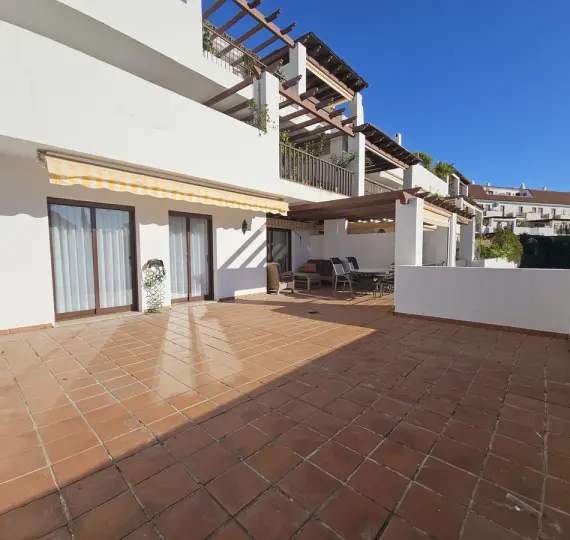 Middle floor apartment R5234398