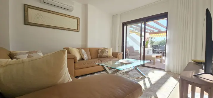 Middle floor apartment R5234398 4