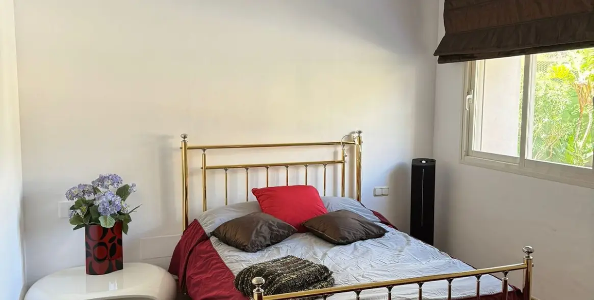 Долгосрочная аренда апартаментов на первом этаже в The Golden Mile 12