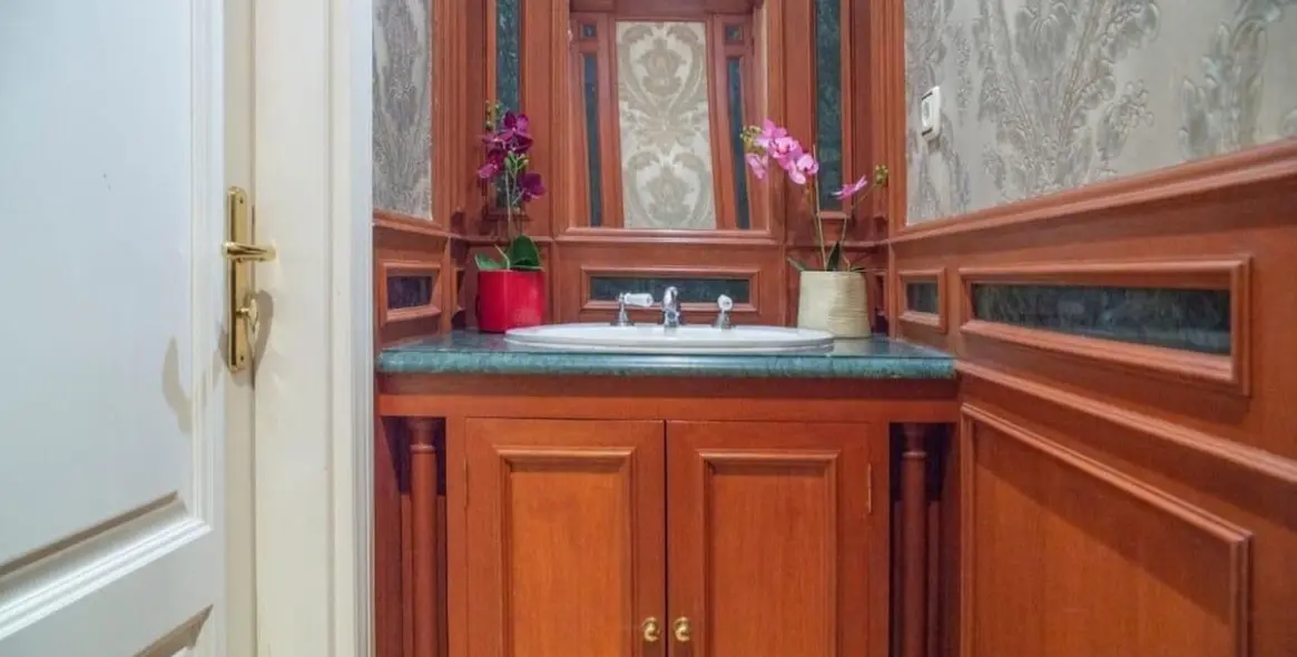 Долгосрочная аренда апартаментов на первом этаже в The Golden Mile 18