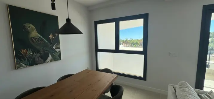 Long-term rent of middle floor apartment in Estepona 1