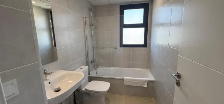 Long-term rent of middle floor apartment in Estepona 4