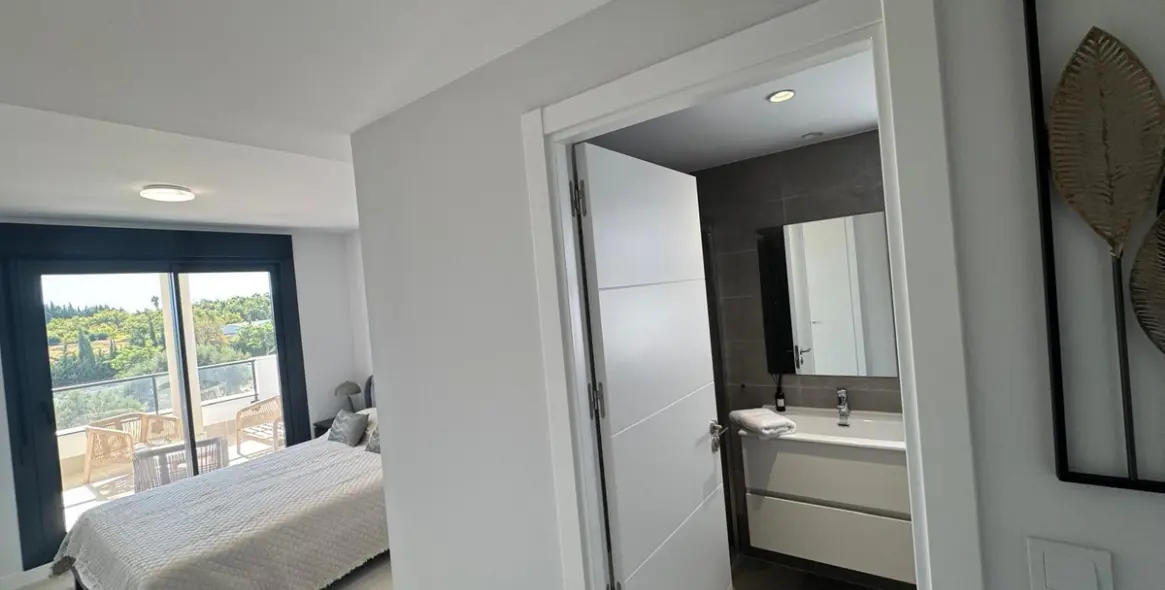 Long-term rent of middle floor apartment in Estepona 7