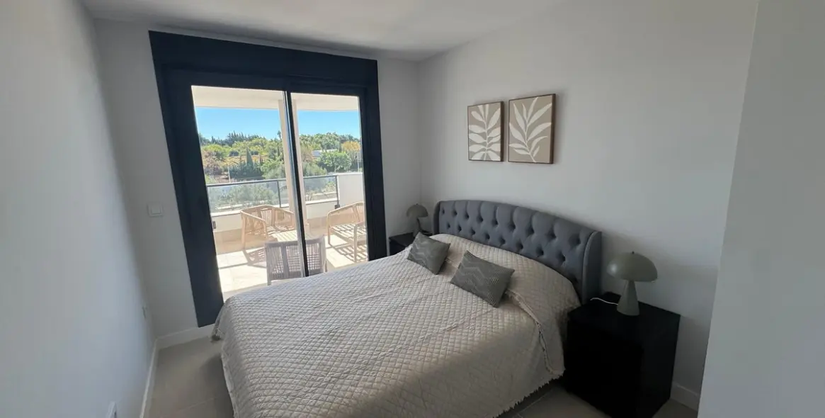 Long-term rent of middle floor apartment in Estepona 9