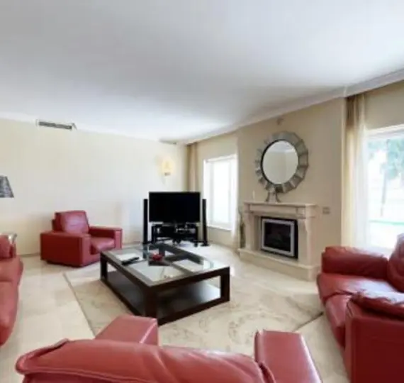 Long-term rent of detached villa in Benahavís