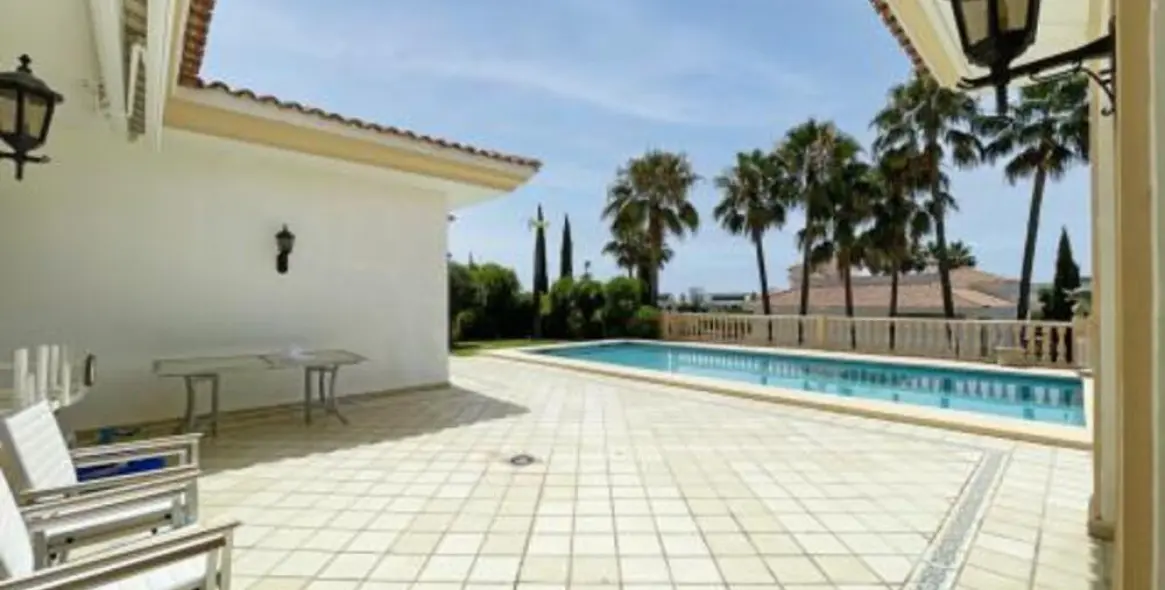 Long-term rent of detached villa in Benahavís 7
