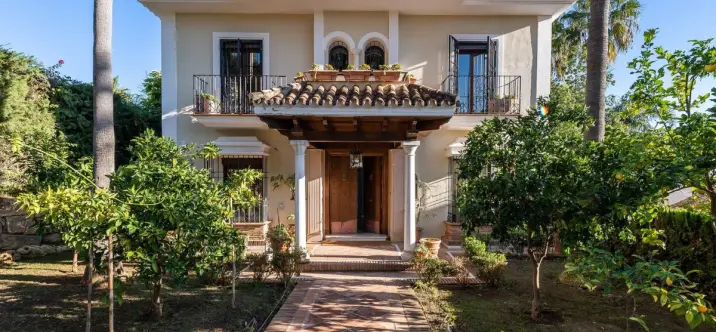 Long-term rent of detached villa in Río Real 2