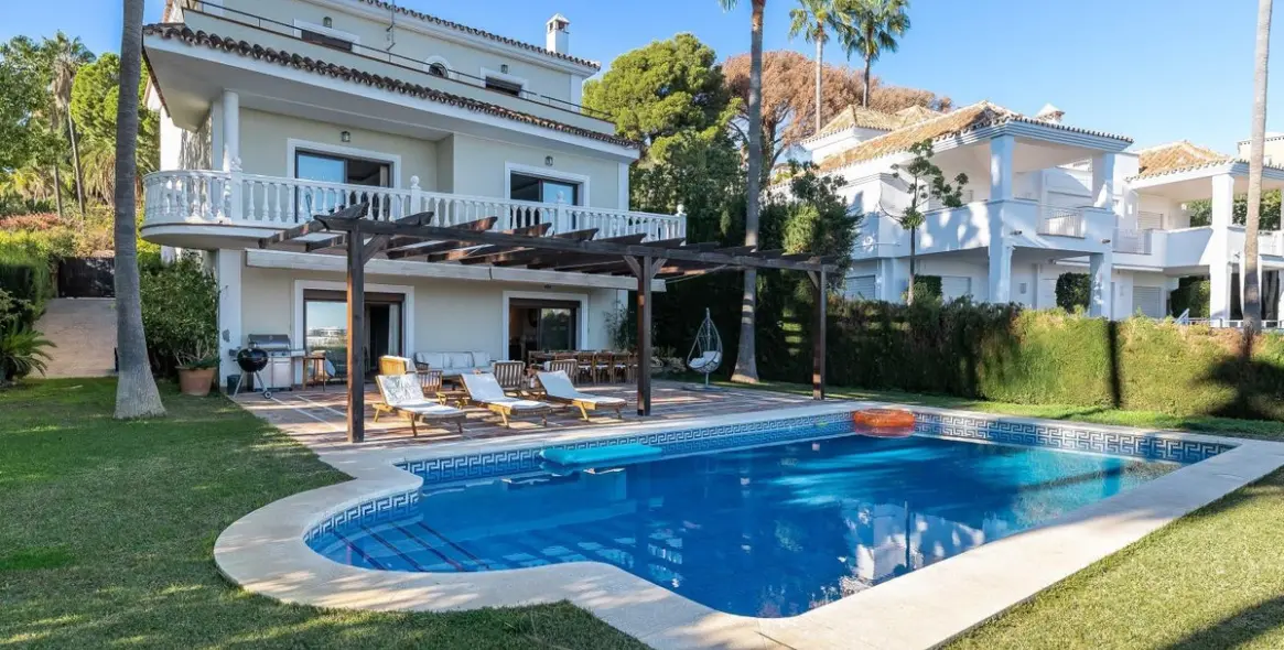 Долгосрочная аренда  отдельно стоящей виллы в Río Real 5