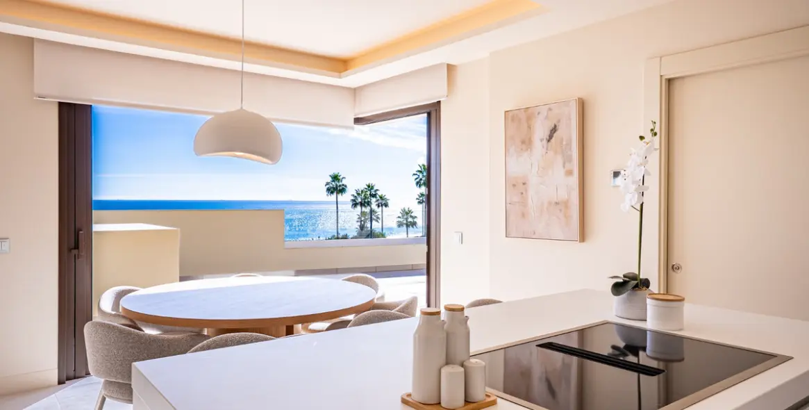 Long-term rent of penthouse duplex in Estepona 2