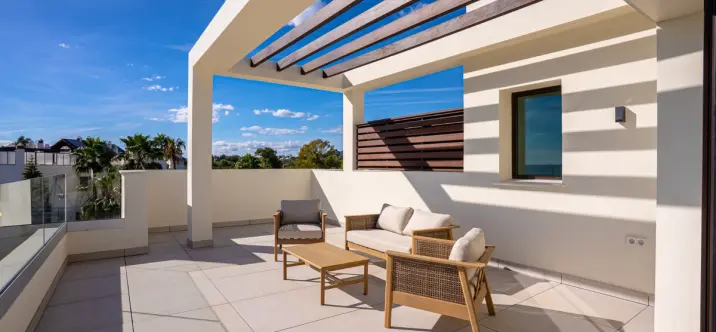 Long-term rent of penthouse duplex in Estepona 2