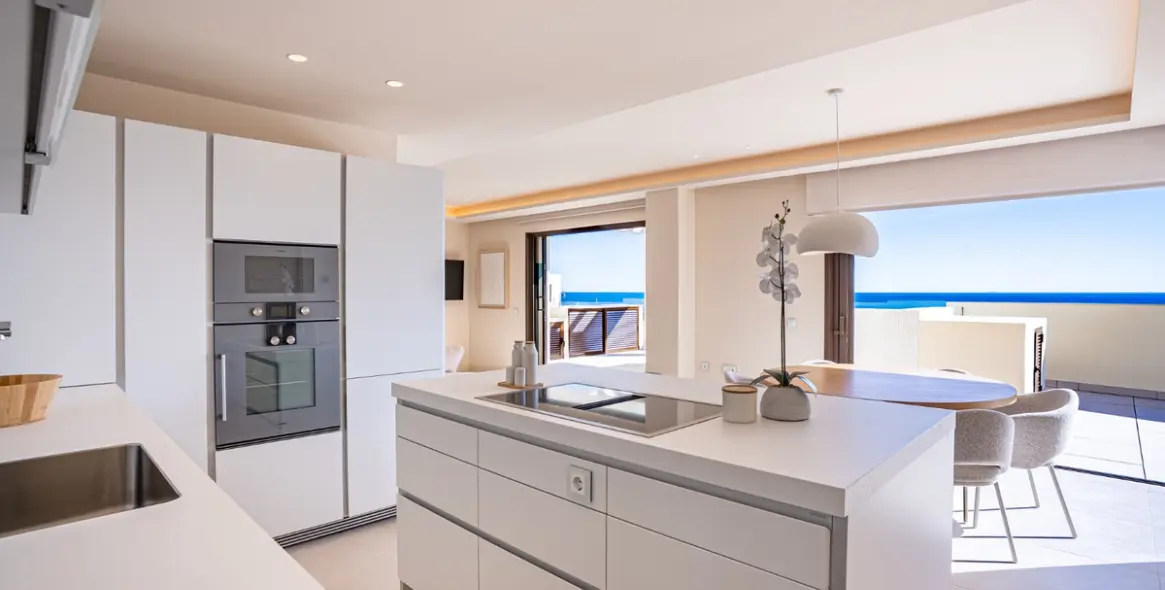 Long-term rent of penthouse duplex in Estepona 8