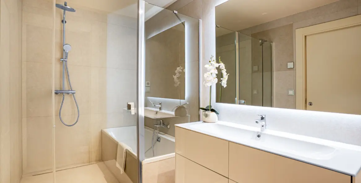 Long-term rent of penthouse duplex in Estepona 16