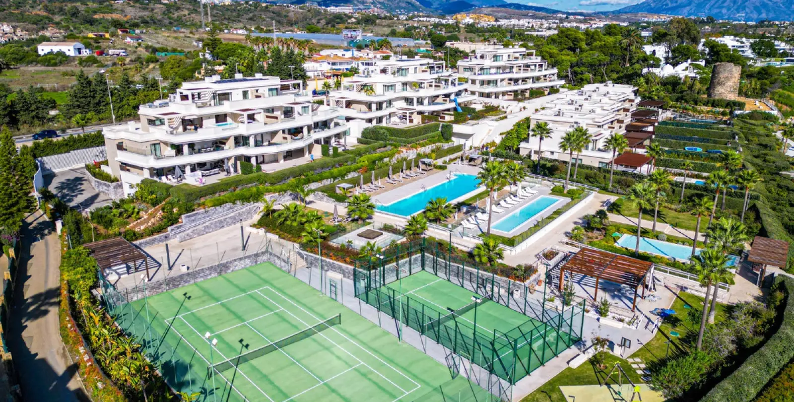 Long-term rent of penthouse duplex in Estepona 24