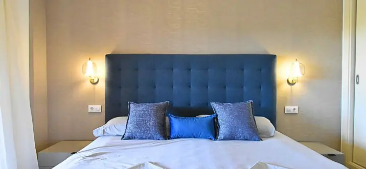 Продажа апартаментов на среднем этаже в Casares Playa 0