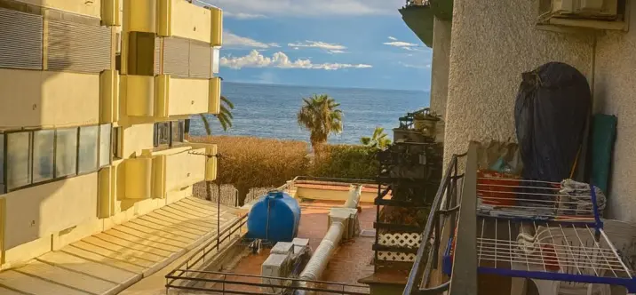 Продажа апартаментов на среднем этаже в Marbella 0