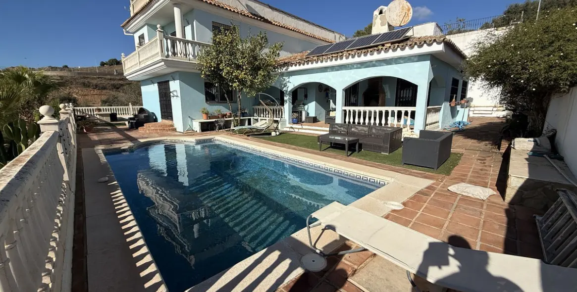 Sale of detached villa in Mijas Golf 1