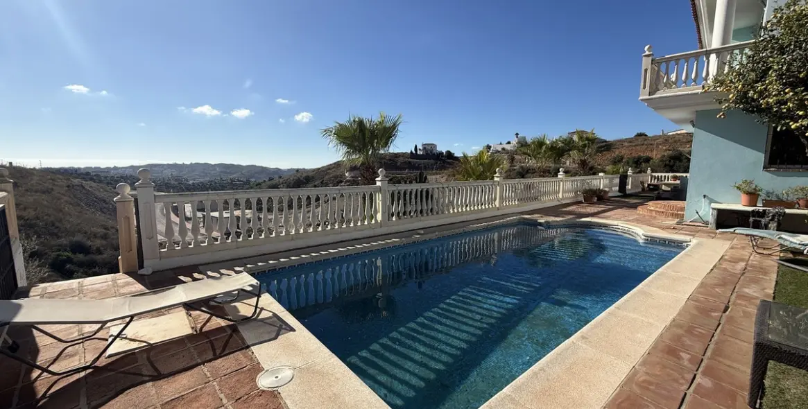 Sale of detached villa in Mijas Golf 3