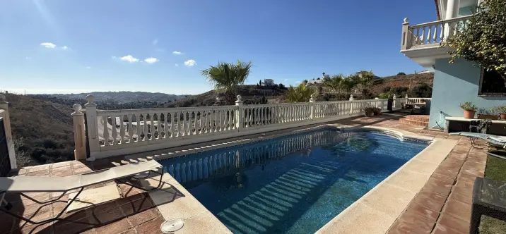 Sale of detached villa in Mijas Golf 2